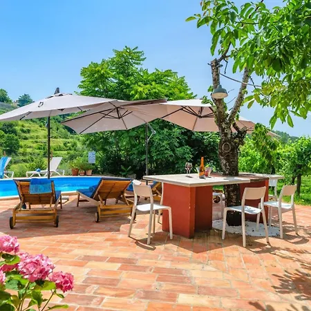 Mamma Mia Villa *